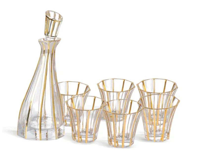 6 glasses with decanter curvy with vertical lines