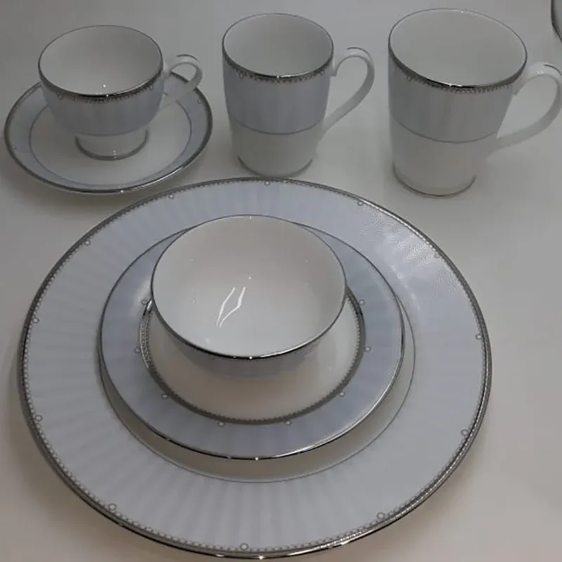 MONARCH PLATINUM DINNER SET