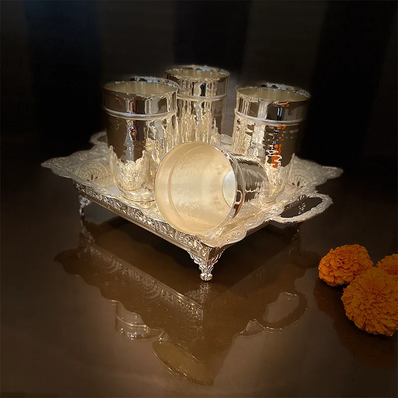 Tray With 4 Glasses