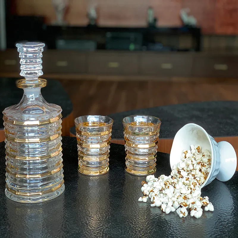 Whiskey Glasses with Decanter